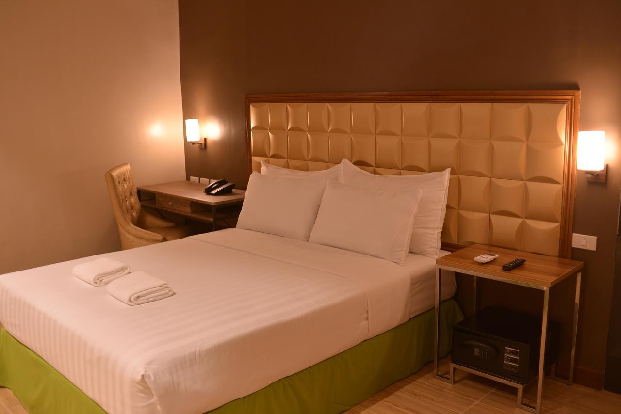 Robertson Hotel Naga  Zewnętrze zdjęcie