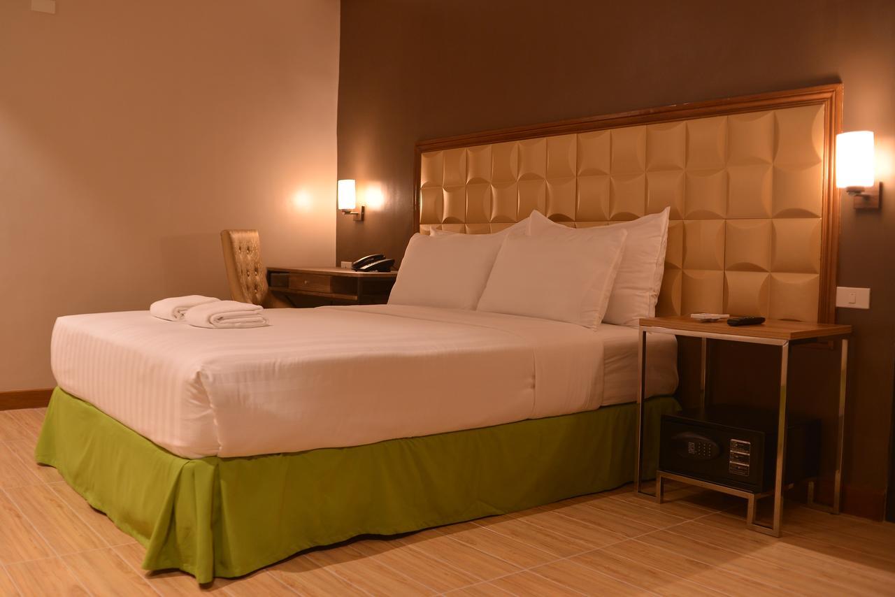 Robertson Hotel Naga  Zewnętrze zdjęcie
